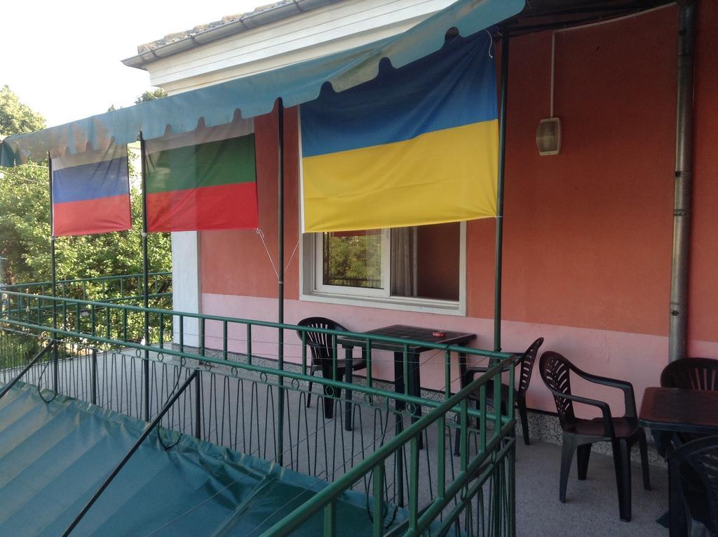 Pink Guest House Obzor Esterno foto